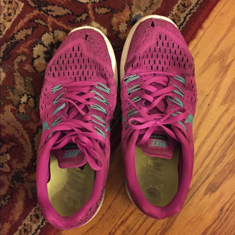 Nike Lunar Tiempos Bright Pink